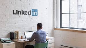 craft linkedin cover photo in easy and