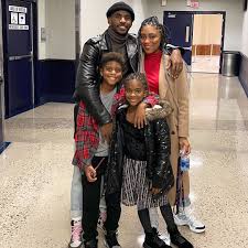 It consists of phoenix suns point guard chris paul, his wife jada paul, his two children chris and camryn paul, his parents charles and robin paul, and his older brother c.j. Paul Family Nbafamily Wiki Fandom