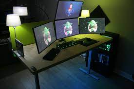 What i need now is a strong, stylish, modern looking office type table that can comfortably hold two 17inch crt's efficiently. Pin By Ethan Dunzer On Setups Setup Desk Setup 4 Monitor Setup