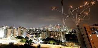 על פי ההודעה, השניים הסכימו על כך ששיגור רקטות ובלוני תבערה מרצועת עזה לעבר שטח ישראל הם מעשים לא מקובלים ויש לגנותם. B2ttfa4dtutd4m