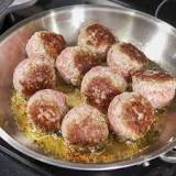 Should meatballs be frozen raw or cooked?