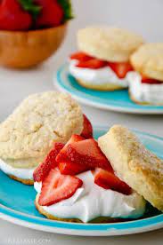 easy strawberry shortcake with whipped