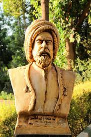 ملف:Statue of Kurdish poet and writer Ahmadi Xani in Sulaymaniyah,  Kurdistan, Iraq.JPG - ويكيبيديا