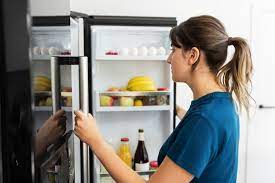 how many watts does a refrigerator use