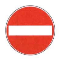 Questo segnale di divieto è quello del divieto di transito.posto su entrambi gli accessi di una strada, vieta dunque il transito di qualsiasi veicolo. Quiz Patente B Segnali Di Divieto Divieto Di Accesso
