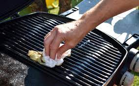 How to Season Grill Grates: Best Oil for Seasoning and More