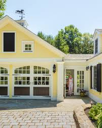 Carriage House Traditional Garage