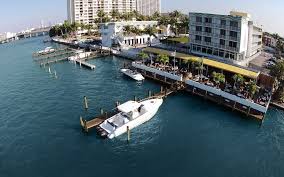 miami restaurants to dock and dine