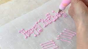 writing on cakes with ercream my