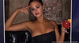 Selena gomez nackte brüste