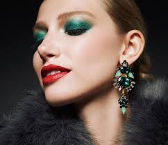 4 totally glam holiday makeup looks