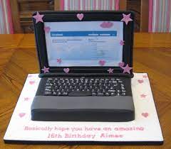I wish i had one, but i will never eat it ! Laptop Cake Ideas Computer Cake Cake Decorating Cake