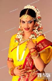 woman in south indian bridal costume