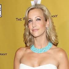 gma s lara spencer and sisters look