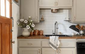 this budget kitchen makeover features a