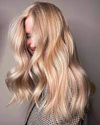 25 warm blonde hair colors trending on