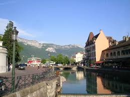annecy a beautiful lake town in france