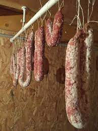 la fabrication du saucisson le