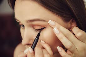 9 eye makeup mistakes that are secretly