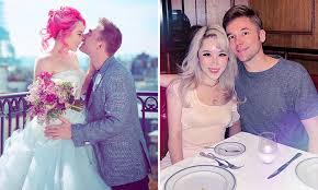 xiaxue announces split from husband of