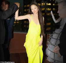 In 2002, wang began to enter the home fashion industry and launched the vera wang china and crystal collection, followed by the 2007 release of her diffusion line called simply vera, which are sold exclusively by kohl's. Vera Wang Baffles Followers With Her Youthful Looks At Her 72nd Birthday Party Daily Mail Online