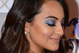 celebrity inspired blue eyeshadow looks