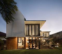 Tropical style is one of the world's most popular styles. Modern Tropis House Design 7 Inspirasi Desain Rumah Tropis Modern Dijamin Bikin Nyaman Joel Kelly Design Has Designed This Modern Balinese Style House Located In The Heart Of Brookhaven A