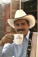 Después de un largo proceso de selección, entre más de 380 cafeteros colombianos, se eligió a quien representaría a Juan Valdez a partir de ese momento, ... - 2825320