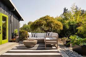 Outdoor Furniture Layout