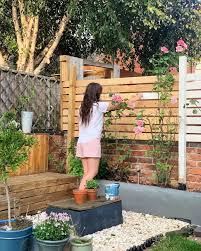 35 Pallet Fence Ideas To Build