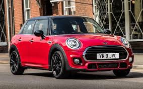 Mini 5 Door Cooper S Review Hot Hatch Pace With A Dash Of