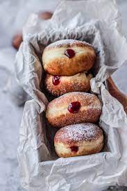 clic jelly donuts with raspberry jam