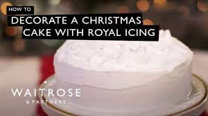 how to decorate a christmas cake with