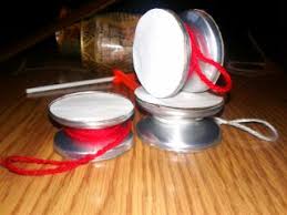 I will show you how to make a great yoyo with things around the house or office, it is also very cheap and very easy to make. Make A Yo Yo Out Of Trash 8 Steps With Pictures Instructables