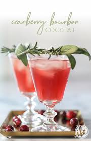 Christmas cocktail & drink recipes. Cranberry Bourbon Cocktail