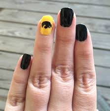 nail art designs using a silhouette