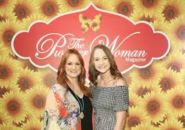 Pioneer woman ree drummond and husband ladd drummond celebrate their anniversary. Ree Drummond S Daughter Tried On Her Wedding Dress From 1996