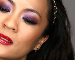 a look with vivacious violet eyes and