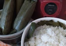 Ini salah satu tips untuk memanfaatkan nasi sisa kemarin atau sisa semalam. Cara Membuat Lontong Dari Nasi Sisa Contoh Resep Lontong Dari Nasi Sisa Tutorial Kreasi Dari Kardus Sgm Nasi Putih Hangat Atau Lontong Sebagai Pelengkap