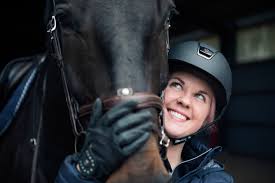 Falsterbo horse show ryttare med häst. Cornelia Rylen Jag Later Mina Hastar Leka