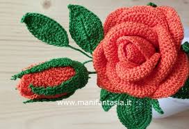 Di seguito trovate lo schema per realizzarlo insieme ad altri modellini di rose crochet. Rose Uncinetto Con Gambo Aperte Schemi E Tutorial Manifantasia