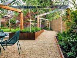 um sized garden ideas and designs