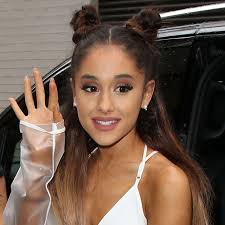 ariana grande changed up her beauty look