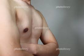 腕組みをする裸の男性 写真素材 [ 7209566 ] - フォトライブラリー photolibrary