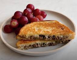 When you need a quick casserole made with pantry staples or a new take on classic comfort food (we're looking at you, meat loaf), we've got. Easy Ground Beef Philly Cheesesteaks Video Included