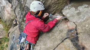 learn to lead climbing course with