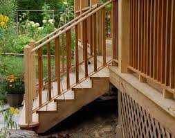 With dozens of stair calculators like those at blocklayer.com available online, doing the math to figure rise and run for a set of stairs is a simple matter. How To Measure For And Cut Custom Exterior Stair Stringers