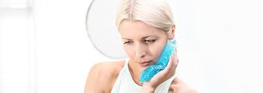 If you are suffering from swelling as a result of wisdom tooth pain, applying ice to the area could be helpful. Reduce Wisdom Teeth Swelling Crest