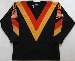 The vancouver canucks are a professional ice hockey team based in vancouver. 1982 83 Ron Delorme Vancouver Canucks Game Worn Jersey Gamewornauctions Net