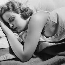 The case against sleeping in on weekends - Vox